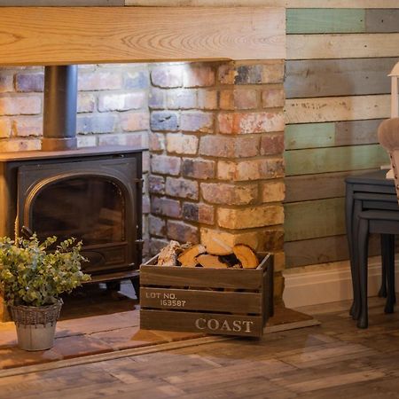 クリーソープス Den Of Joy Humberston Fitties Sleeps 6,Hot Tub,Log Burnerヴィラ エクステリア 写真