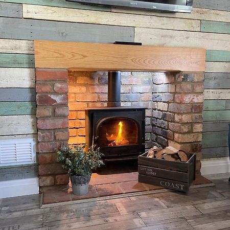 クリーソープス Den Of Joy Humberston Fitties Sleeps 6,Hot Tub,Log Burnerヴィラ エクステリア 写真