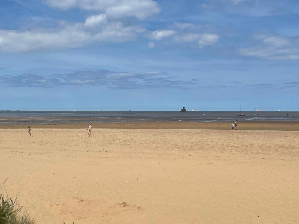 クリーソープス Den Of Joy Humberston Fitties Sleeps 6,Hot Tub,Log Burnerヴィラ エクステリア 写真