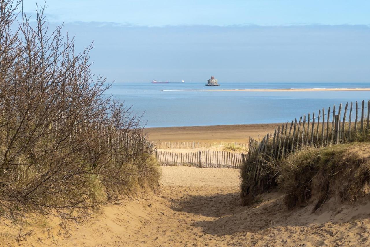 クリーソープス Den Of Joy Humberston Fitties Sleeps 6,Hot Tub,Log Burnerヴィラ エクステリア 写真