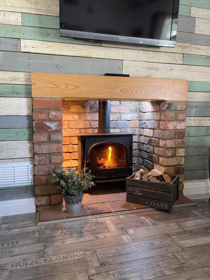 クリーソープス Den Of Joy Humberston Fitties Sleeps 6,Hot Tub,Log Burnerヴィラ エクステリア 写真