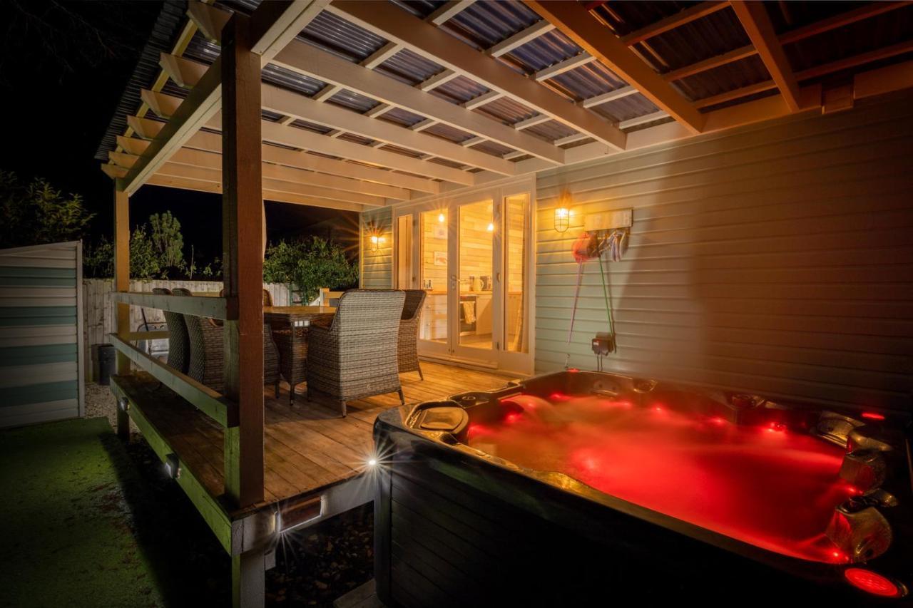クリーソープス Den Of Joy Humberston Fitties Sleeps 6,Hot Tub,Log Burnerヴィラ エクステリア 写真