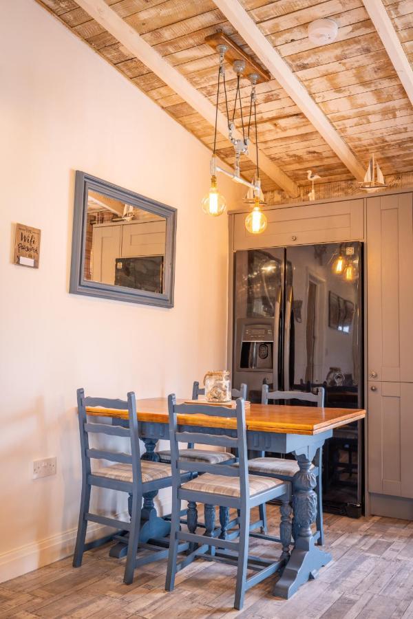 クリーソープス Den Of Joy Humberston Fitties Sleeps 6,Hot Tub,Log Burnerヴィラ エクステリア 写真