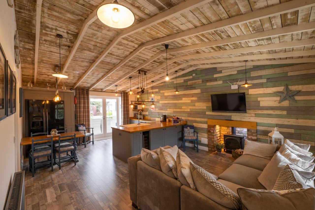 クリーソープス Den Of Joy Humberston Fitties Sleeps 6,Hot Tub,Log Burnerヴィラ エクステリア 写真